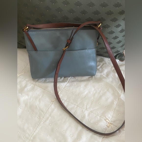Fossil Fiona blue small crossbody. Cow hide leather. Man made trim. - Picture 3 of 16